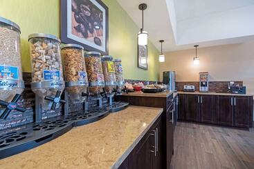 هتل Best Western Plus Moosomin