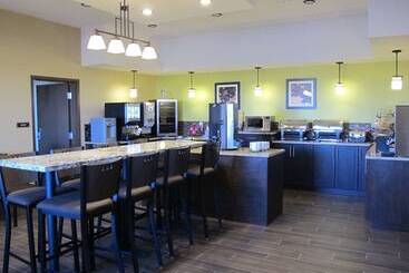 هتل Best Western Plus Moosomin