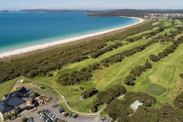 هتل Big4 Middleton Beach Holiday Park