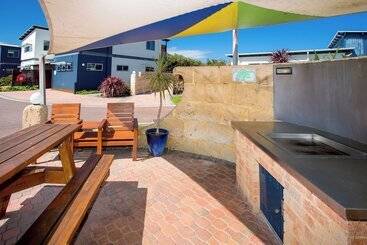 هتل Big4 Middleton Beach Holiday Park