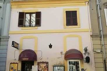 هتل Cagliari Novecento