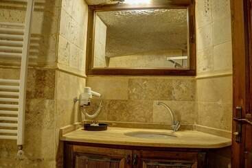 هتل Elegance Cave Suites & Restaurant