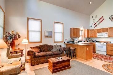هتل French Street Cottage Main Street By Pinnacle Lodging