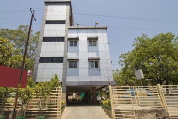 Hotel Oyo Rooms Koti Imlibun Bus Station