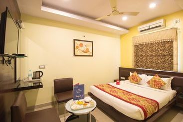 Отель Oyo Rooms Koti Imlibun Bus Station