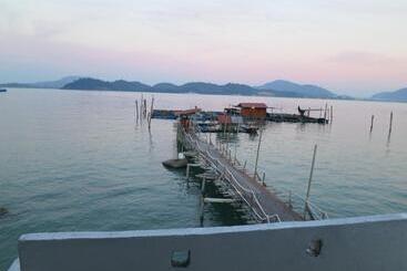 هتل Pangkor Fish House