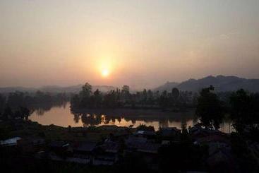 Red Dragon Hotel Hsipaw