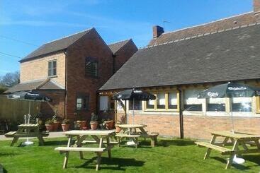 هتل The Pheasant At Neenton