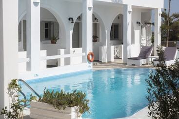 هتل Villa Galinia
