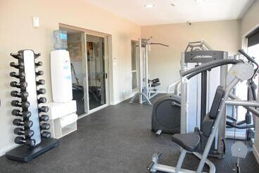 Ratsun Nadi Airport Apartment