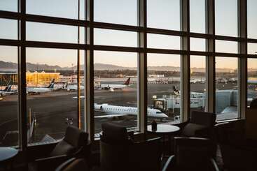 هتل Fairmont Vancouver Airport   Gold Experience