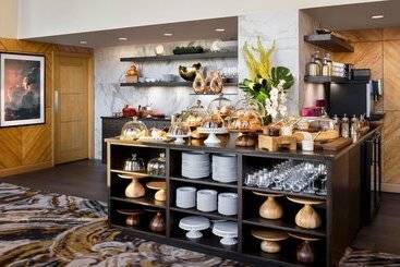هتل Fairmont Vancouver Airport   Gold Experience