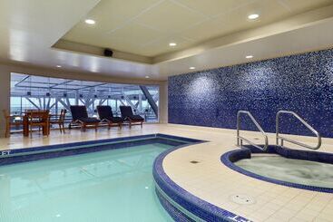 هتل Fairmont Vancouver Airport   Gold Experience