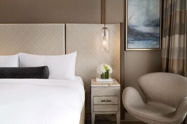 هتل Fairmont Vancouver Airport   Gold Experience
