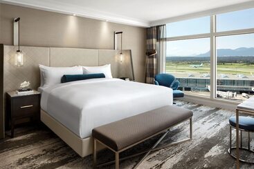 هتل Fairmont Vancouver Airport   Gold Experience
