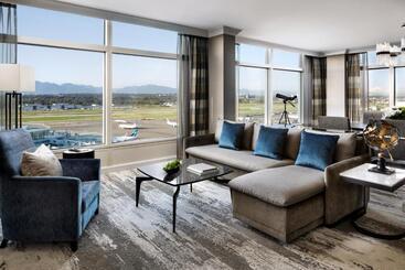 هتل Fairmont Vancouver Airport   Gold Experience