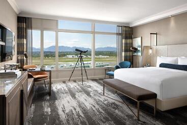 هتل Fairmont Vancouver Airport   Gold Experience