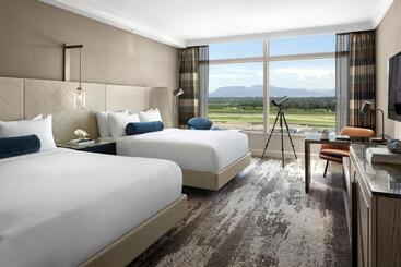 هتل Fairmont Vancouver Airport   Gold Experience