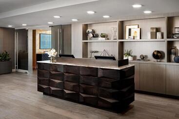 هتل Fairmont Vancouver Airport   Gold Experience