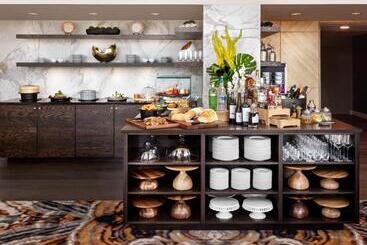 هتل Fairmont Vancouver Airport   Gold Experience
