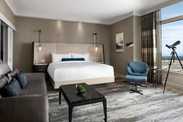 هتل Fairmont Vancouver Airport   Gold Experience