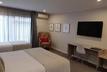 Asure Destiny On Fitzherbert Motel