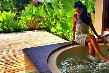 هتل Aqua Bali Villa