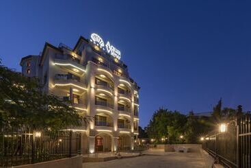 هتل Aqua View Spa Boutique