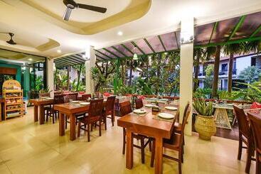 هتل Coco Retreat Phuket Resort & Spa
