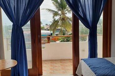 هتل Hospedaje Delfin Azul