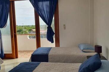 هتل Hospedaje Delfin Azul