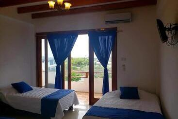 هتل Hospedaje Delfin Azul