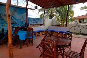 هتل Hospedaje Delfin Azul