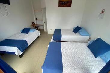 هتل Hospedaje Delfin Azul