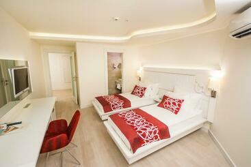 هتل Laguna Beach Alya Resort & Spa   All Inclusive