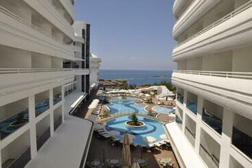 هتل Laguna Beach Alya Resort & Spa   All Inclusive