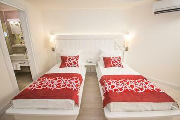 هتل Laguna Beach Alya Resort & Spa   All Inclusive
