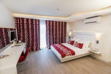 هتل Laguna Beach Alya Resort & Spa   All Inclusive