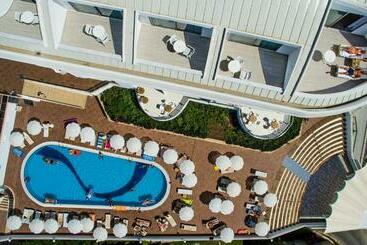 هتل Laguna Beach Alya Resort & Spa   All Inclusive