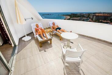 هتل Laguna Beach Alya Resort & Spa   All Inclusive