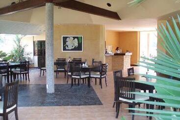 هتل Palm Garden Resort