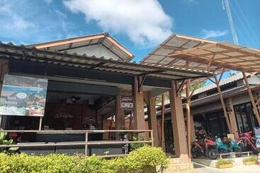 هتل Phuket Siam Villas   Sha Plus