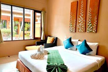 هتل Phuket Siam Villas   Sha Plus