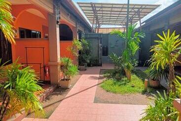 هتل Phuket Siam Villas Sha Plus