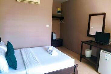 هتل Phuket Siam Villas   Sha Plus