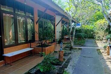 هتل Phuket Siam Villas   Sha Plus