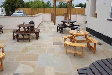 酒店 The Royal Oak