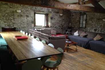 Skirfare Barn