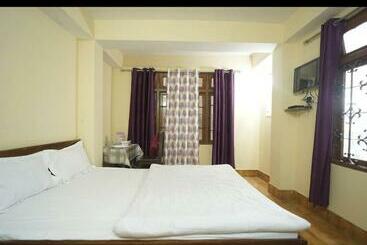 هاستل Geser Lodge