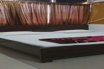 酒店 Oyo 80932 Rr Guest House